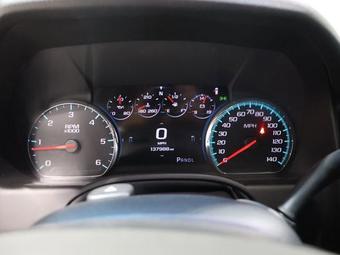 Used 2018 Chevrolet Suburban Premier image 42