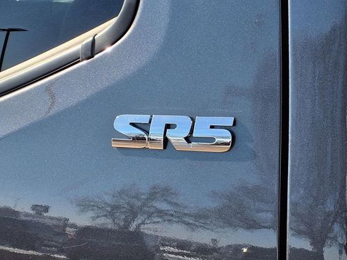 Used 2023 Toyota Tacoma SR5 w/ Technology Package image 7