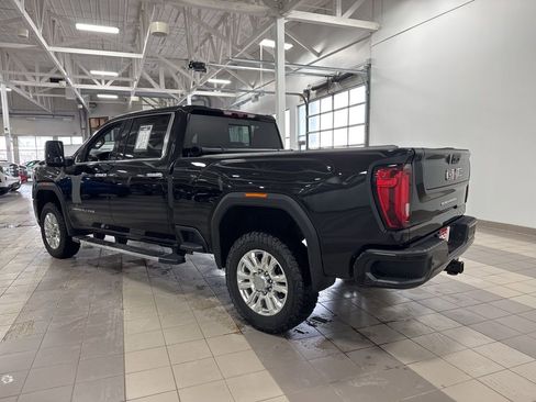 Used 2022 GMC Sierra 3500 Denali w/ Denali Ultimate Package image 3