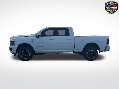 Used 2026 RAM 2500 Laramie AWD/4WD image 2