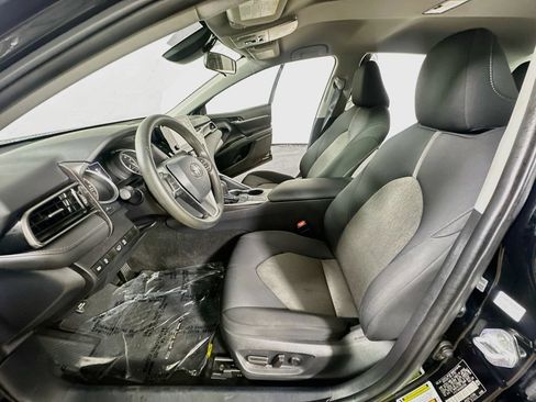 Used 2022 Toyota Camry LE FWD image 38