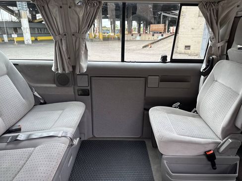 Used 1999 Volkswagen Eurovan MV FWD image 18