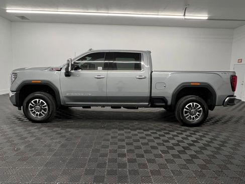 Used 2026 GMC Sierra 3500 SLT image 2