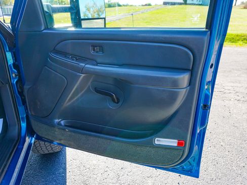 Used 2004 Chevrolet Silverado 2500 LS w/ Snow Plow Prep Package image 26