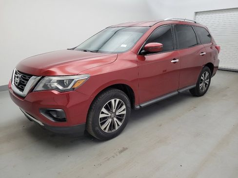 Used 2017 Nissan Pathfinder S AWD/4WD image 2