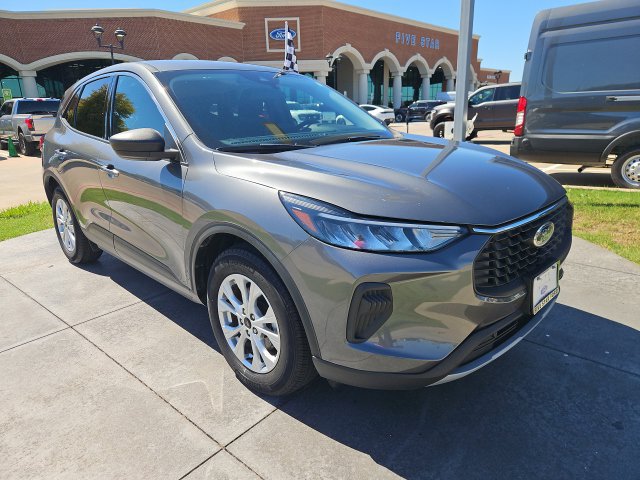 Used 2024 Ford Escape Active FWD image 3