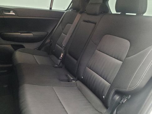 Used 2020 Kia Sportage LX image 18
