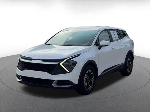 Used 2025 Kia Sportage LX FWD image 7