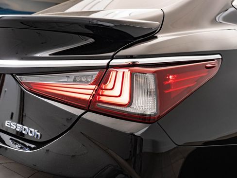 Used 2019 Lexus ES 300h FWD image 9