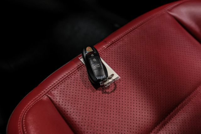 Used 2022 Porsche Macan GTS AWD/4WD image 57