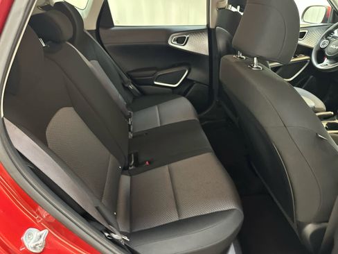 Used 2022 Kia Soul LX image 19