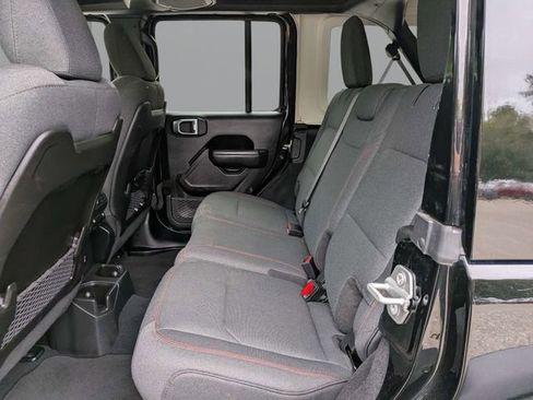 Used 2025 Jeep Wrangler Unlimited Rubicon w/ Convenience Group AWD/4WD image 13