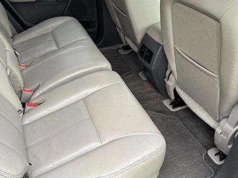 Used 2012 Ford Edge SEL image 18