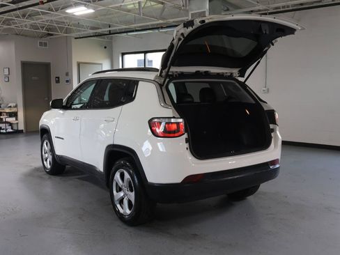 Used 2018 Jeep Compass Latitude FWD image 6