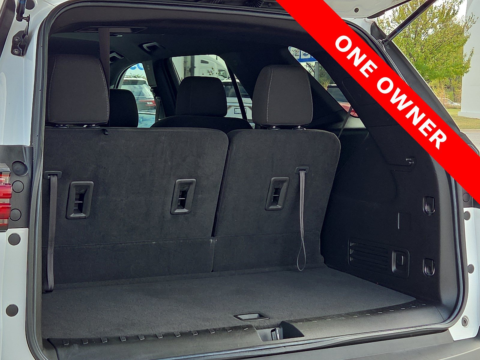 Used 2023 Chevrolet Traverse LT FWD image 9