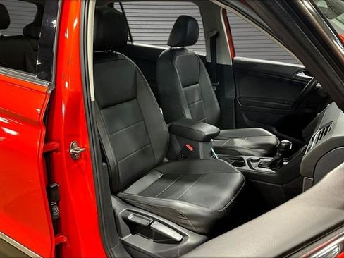 Used 2019 Volkswagen Tiguan SEL AWD/4WD image 26