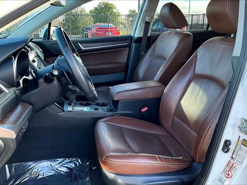 Used 2017 Subaru Outback 3.6R Touring w/ Popular Package #5A image 7