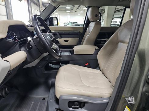Used 2022 Land Rover Defender 110 SE image 4
