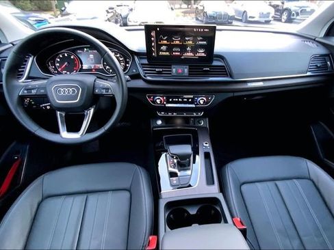 Used 2023 Audi Q5 2.0T Premium w/ Convenience Package image 15