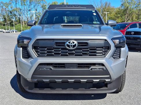 New 2025 Toyota Tacoma TRD Sport image 2
