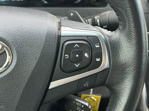 Used 2015 Toyota Camry SE w/ Moonroof Package image 15