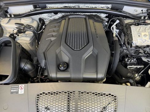 New 2026 Porsche Macan Turbo image 27