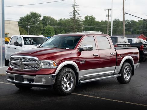 Used 2016 RAM 1500 Laramie w/ Convenience Group AWD/4WD image 2