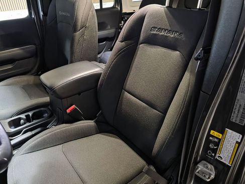 Used 2021 Jeep Wrangler Unlimited Sahara image 13