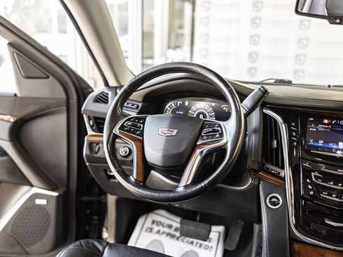 Used 2016 Cadillac Escalade ESV Premium image 39
