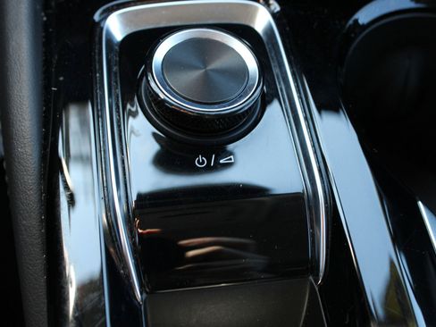 Used 2025 Buick Envision Preferred AWD/4WD image 38