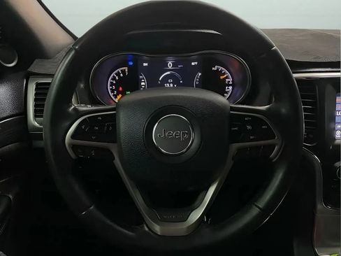 Used 2021 Jeep Grand Cherokee Laredo RWD image 17