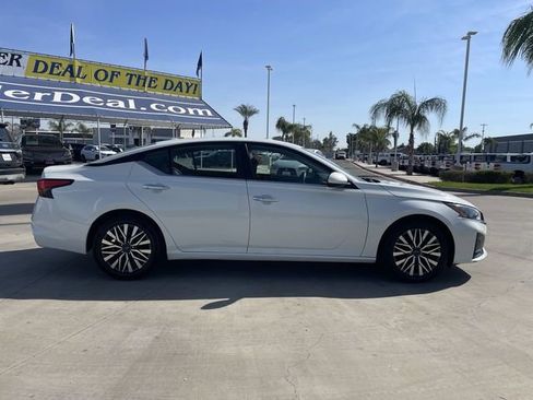 Used 2023 Nissan Altima 2.5 SV image 9