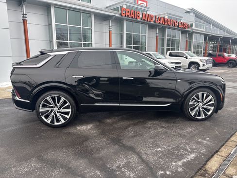 Used 2024 Cadillac Lyriq Luxury w/ LPO, Floor Liner Package image 1
