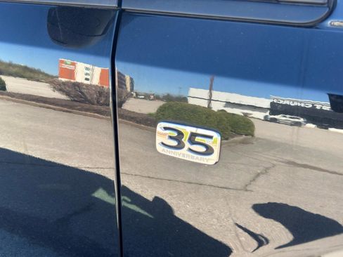 Used 2019 Dodge Grand Caravan SE image 3