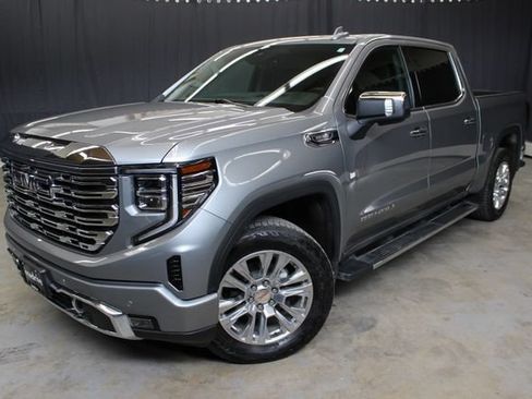 Used 2024 GMC Sierra 1500 Denali w/ Technology Package AWD/4WD image 3