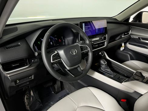 Used 2026 Toyota Grand Highlander FWD image 12
