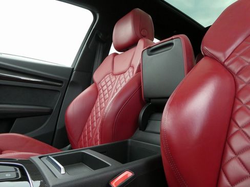 Used 2022 Audi SQ5 Prestige w/ Prestige Package image 39