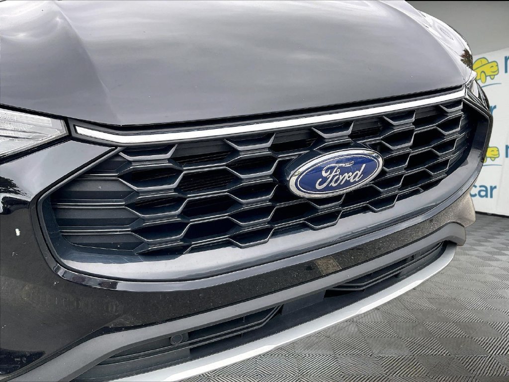 Used 2025 Ford Escape ST-Line Select AWD/4WD image 28