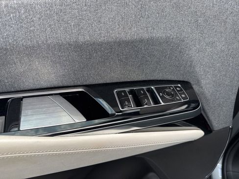 Used 2025 Cadillac Escalade V AWD/4WD image 23