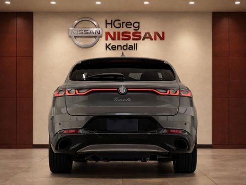 Used 2024 Alfa Romeo Tonale Ti w/ Premium Interior Package AWD/4WD image 4