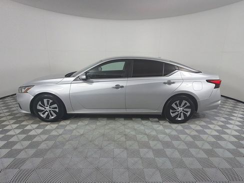 Used 2020 Nissan Altima 2.5 S FWD image 8