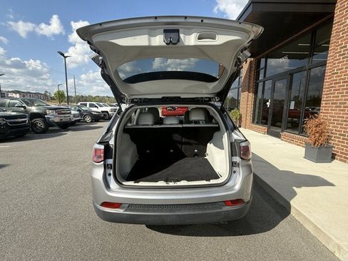 Used 2020 Jeep Compass Limited image 12