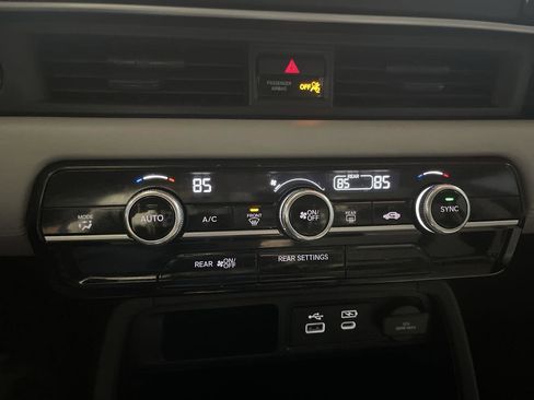 Used 2023 Honda Pilot LX image 18