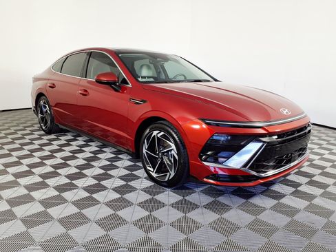Certified 2025 Hyundai Sonata SEL FWD image 3