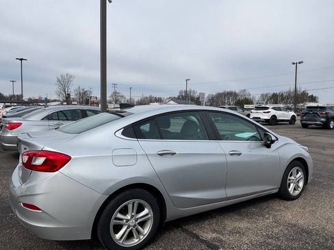 Used 2016 Chevrolet Cruze LT image 6