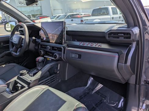 Used 2025 Toyota Tacoma TRD Pro AWD/4WD image 33