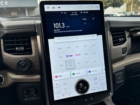 Certified 2022 Ford Expedition Max Limited image 19