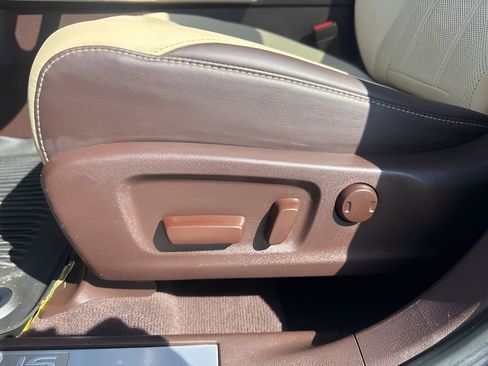 Used 2019 Lexus RX 450h AWD w/ Navigation Package image 10