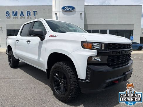 Used 2020 Chevrolet Silverado 1500 Custom Trail Boss w/ Custom Convenience Package AWD/4WD image 1
