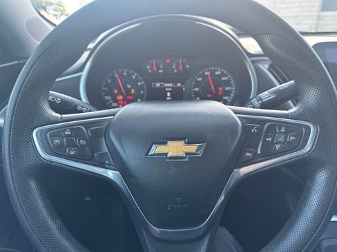 Used 2022 Chevrolet Malibu LT FWD image 9